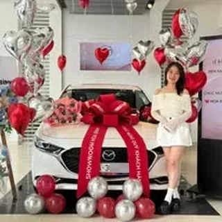Hoạt động tư vấn và giao xe Mazda tại Hòa Bình 2
