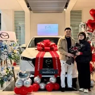 Hoạt động tư vấn và giao xe Mazda tại Hòa Bình 3
