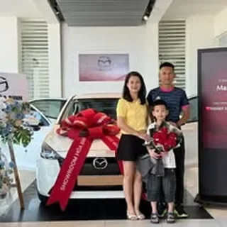 Hoạt động tư vấn và giao xe Mazda tại Hòa Bình 6
